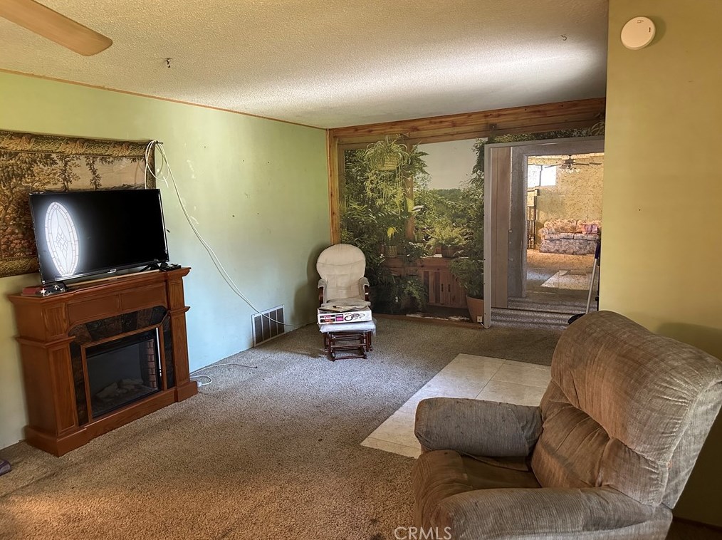 3217 Knoll Way, Riverside, CA 92501-1959
