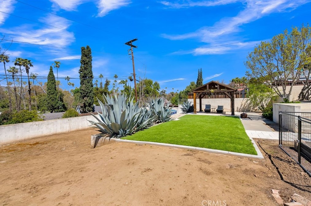 3105 Pine St, Riverside CA  92501-2326 exterior