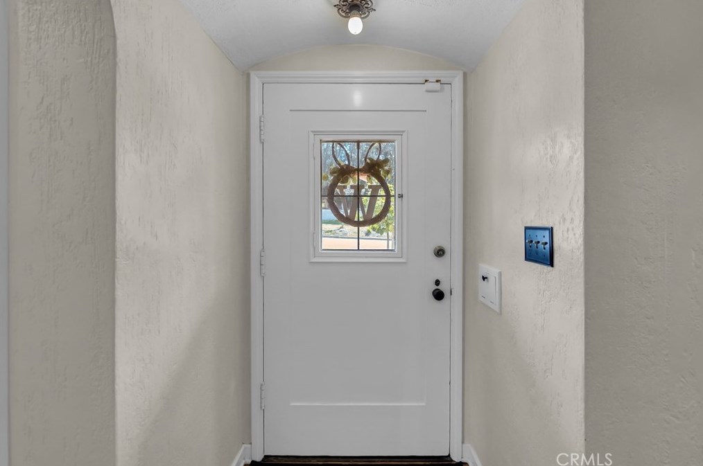 3105 Pine St, Riverside CA  92501-2326 exterior