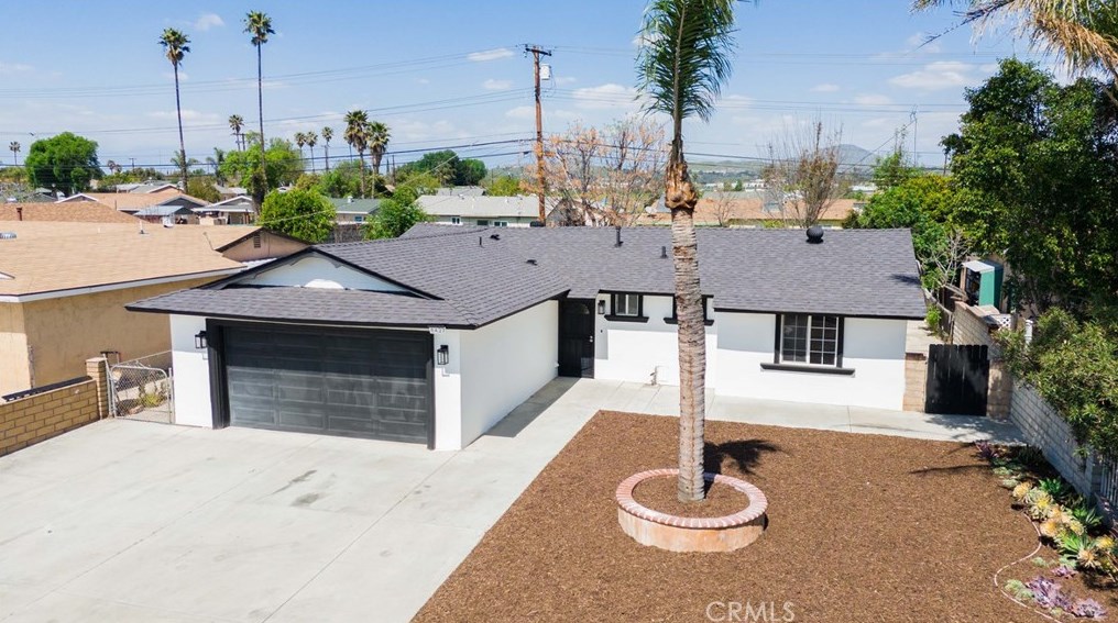 8427 Via Norte Dr, Riverside, CA 92503-7821