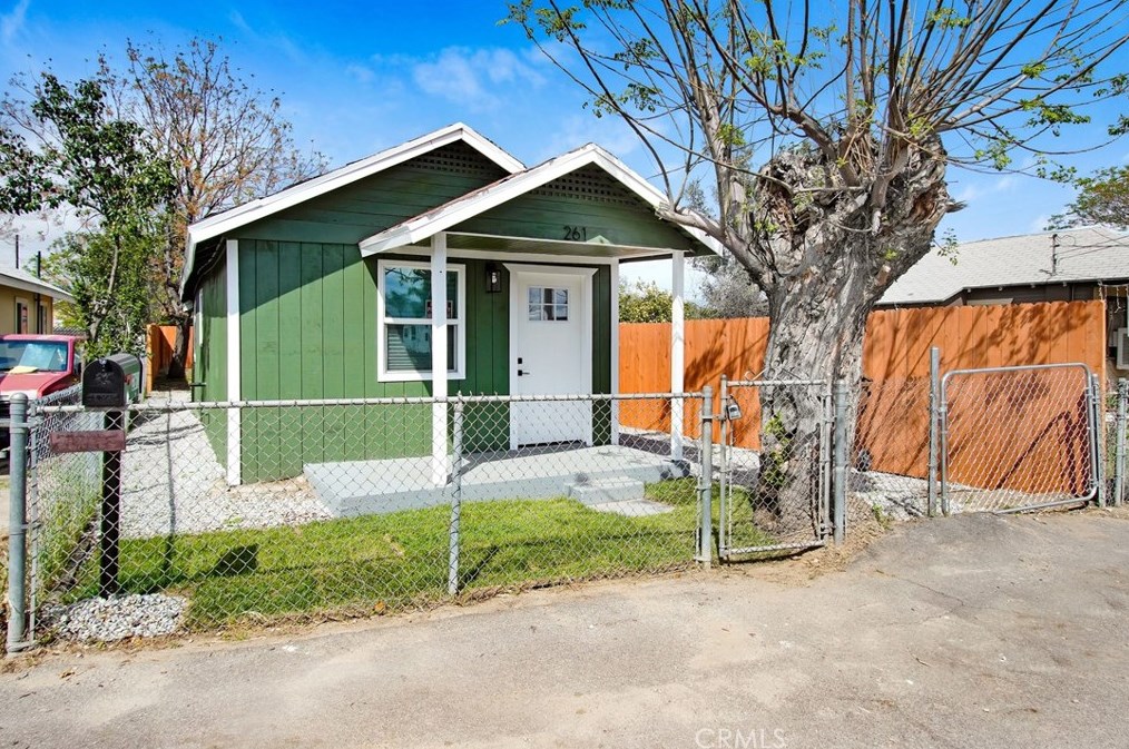 261 Stephen St, Colton, CA 92324