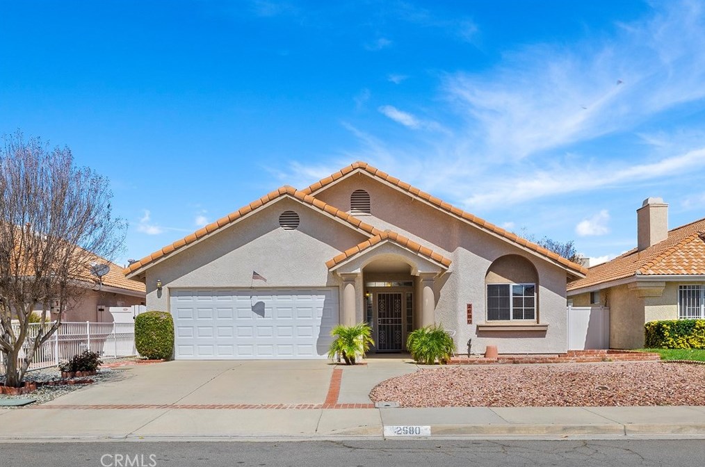 2680 Las Brisas Way, Hemet, CA 92545-1580