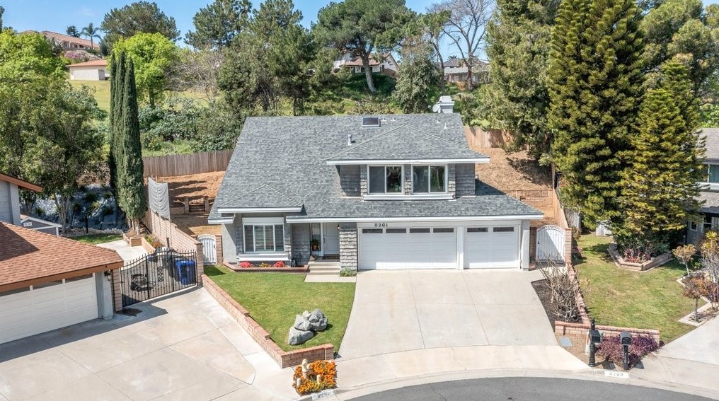 8261 Bent Tree Ln, Riverside, CA 92509-7313