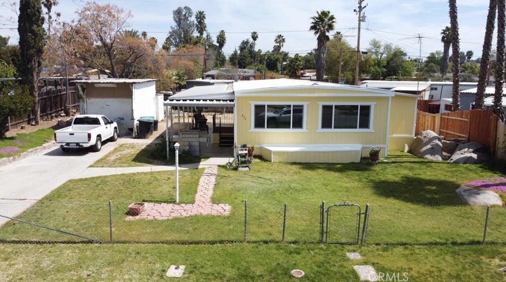 233 Beverly Dr, Perris, CA 92570-1664