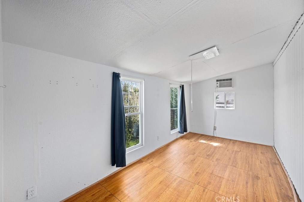 31770 Via Valdez St, Lake Elsinore CA  92530-7964 exterior