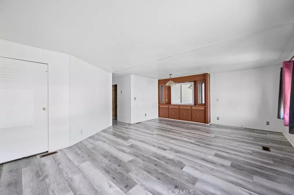 31770 Via Valdez St, Lake Elsinore CA  92530-7964 exterior