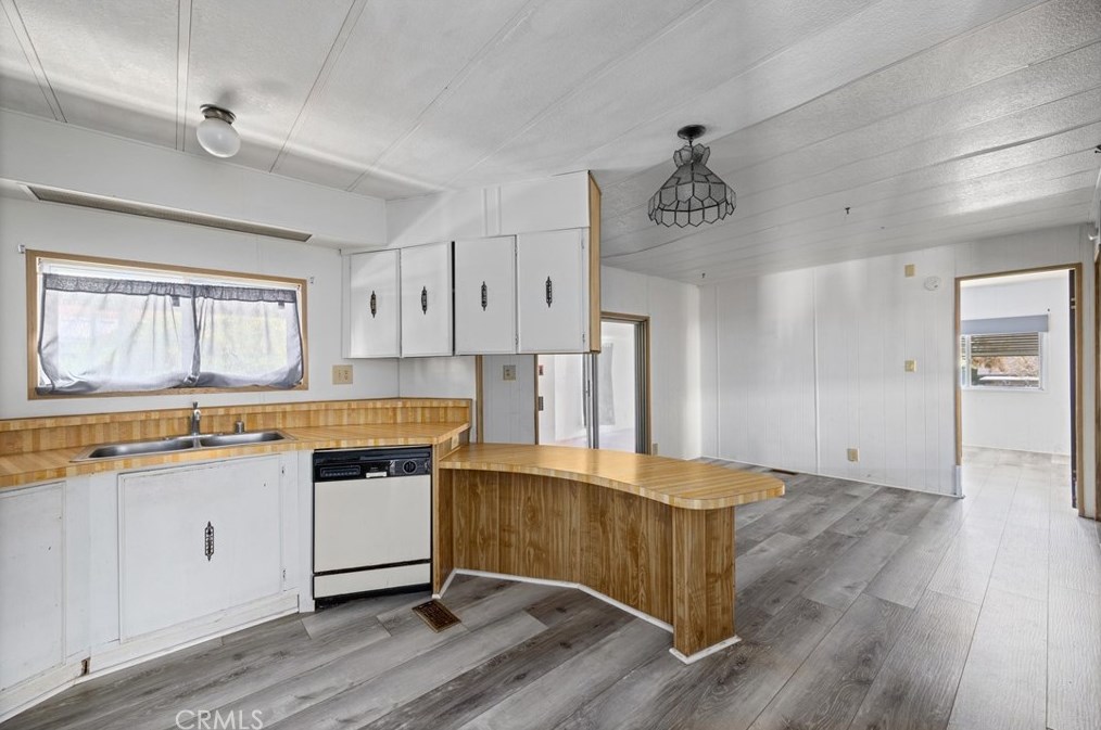 31770 Via Valdez St, Lake Elsinore CA  92530-7964 exterior