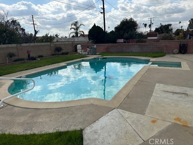 17433 Granada Ave, Fontana, CA 92335-4914