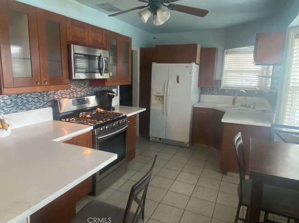 133 Central Ave, Hemet CA  92543-5905 exterior
