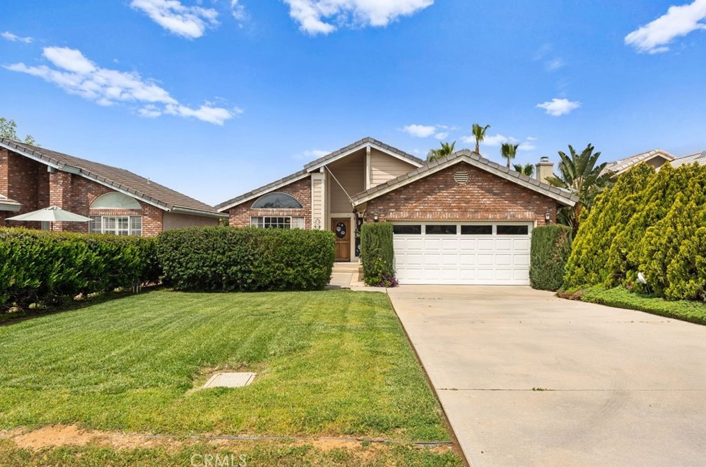 14182 Moonridge Dr, Riverside, CA 92503