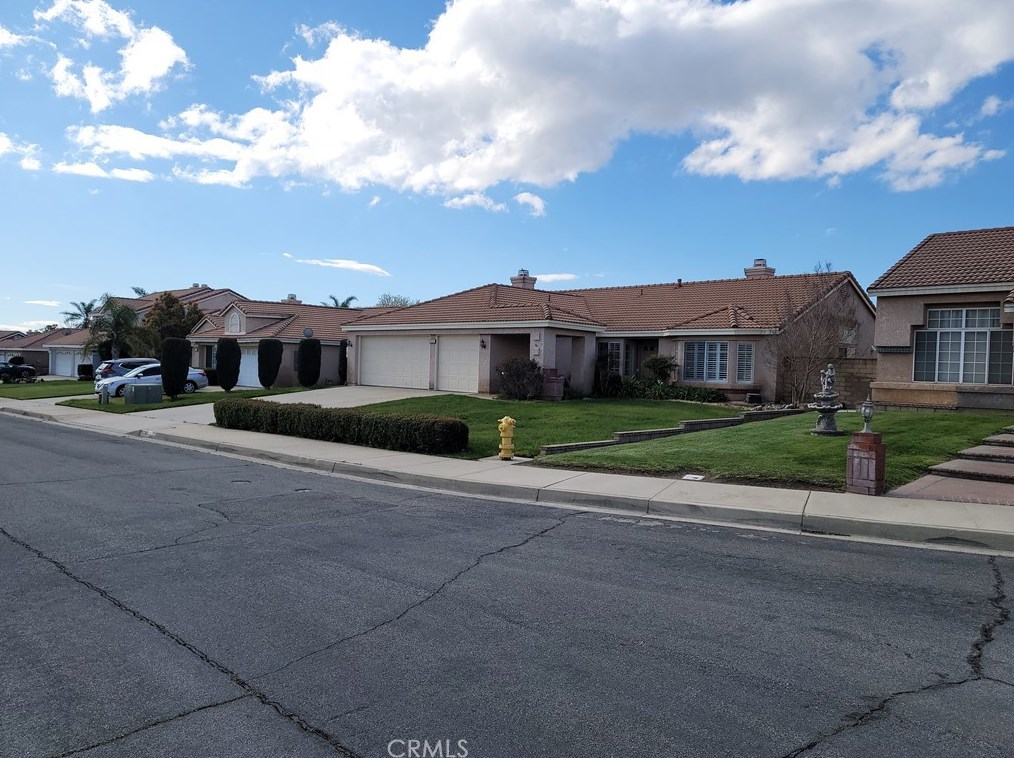 2763 La Morada Dr, Rialto, CA 92377-3423