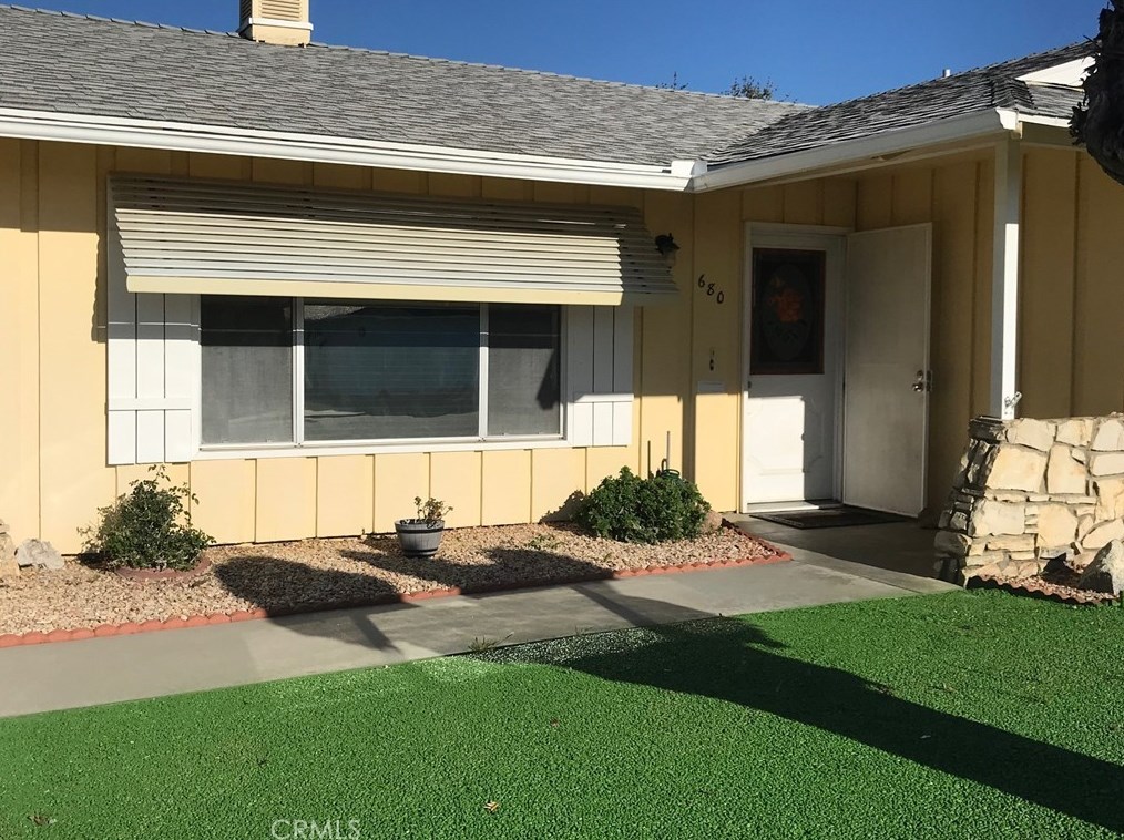 680 Mt Hood Dr, Hemet, CA 92543