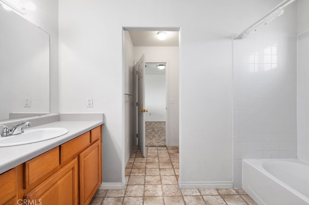 5423 Elm Ave, San Bernardino CA  92404-2938 exterior