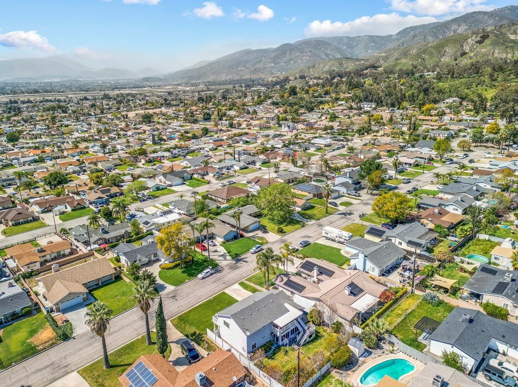 5423 Elm Ave, San Bernardino CA  92404-2938 exterior