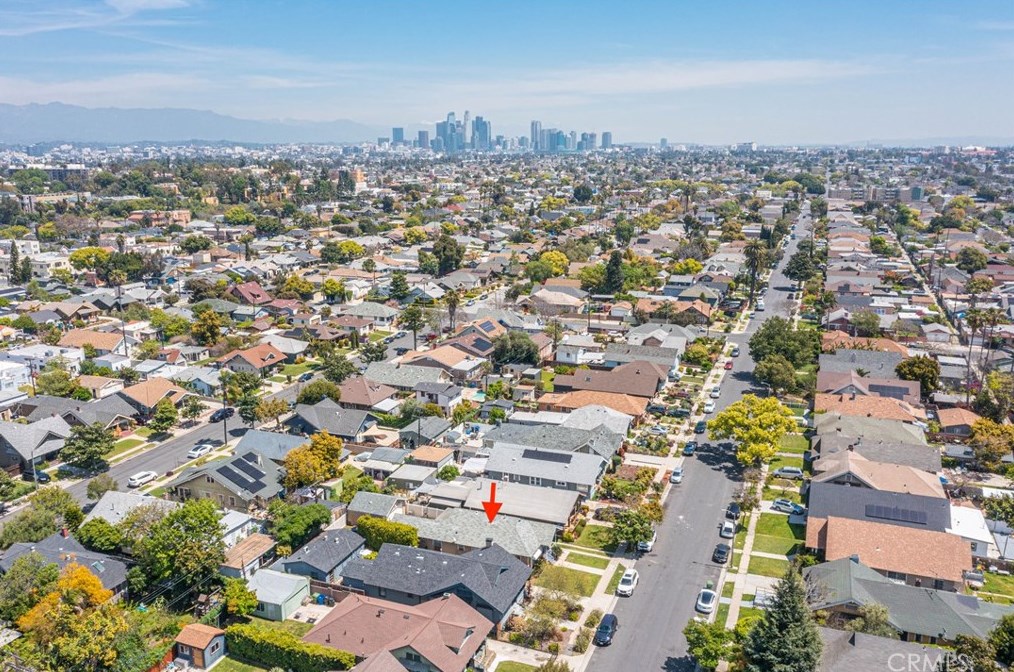 2249 30th St, Los Angeles CA  90018-2543 exterior