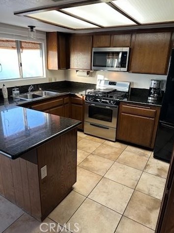 2870 Sunnyslope Rd, Pinon Hills, CA 92372