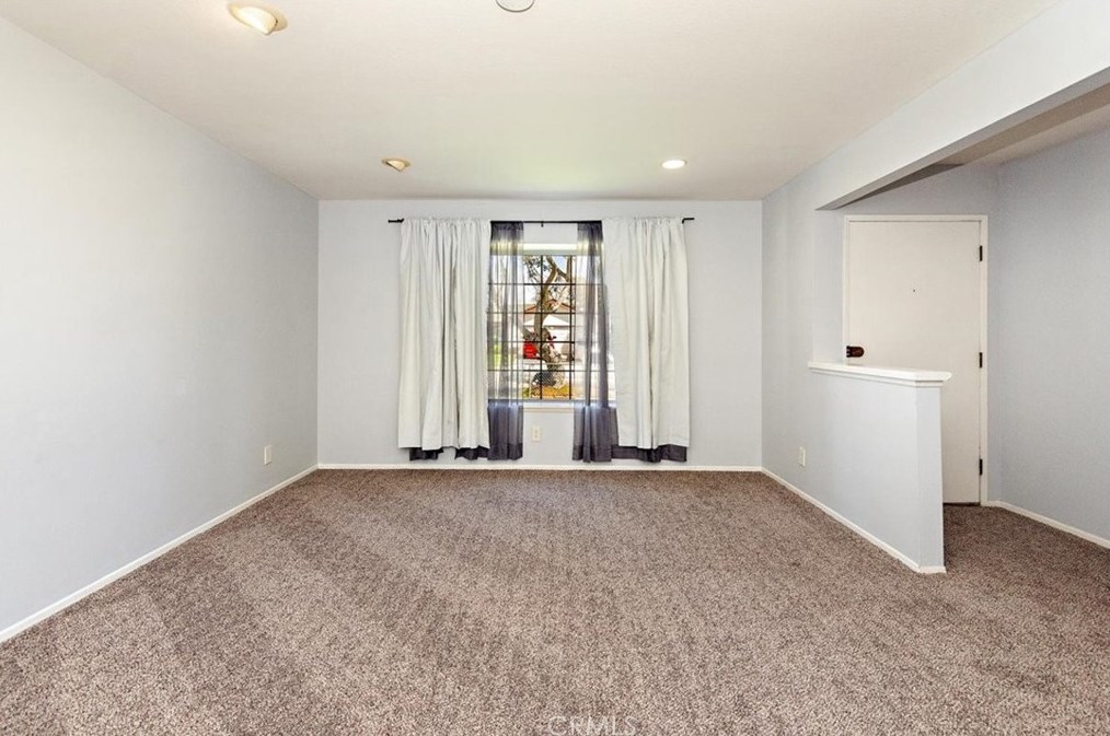 4535 Reading Dr, Oxnard, CA 93033-7917