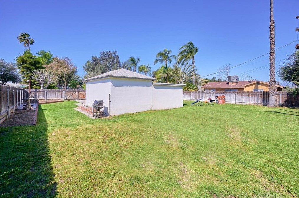3469 Verde St, Riverside CA  92504-3774 exterior