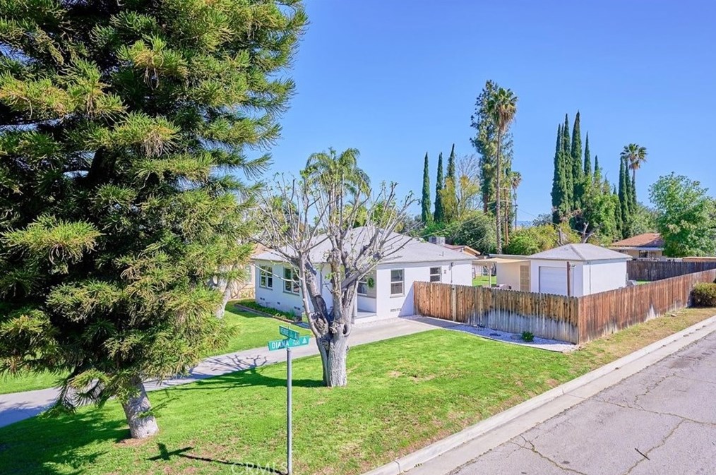 3469 Verde St, Riverside CA  92504-3774 exterior