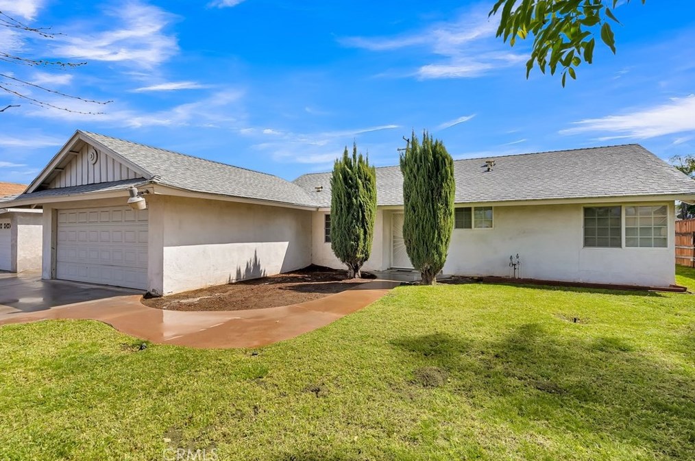 351 Easton St, Rialto, CA 92376-2809