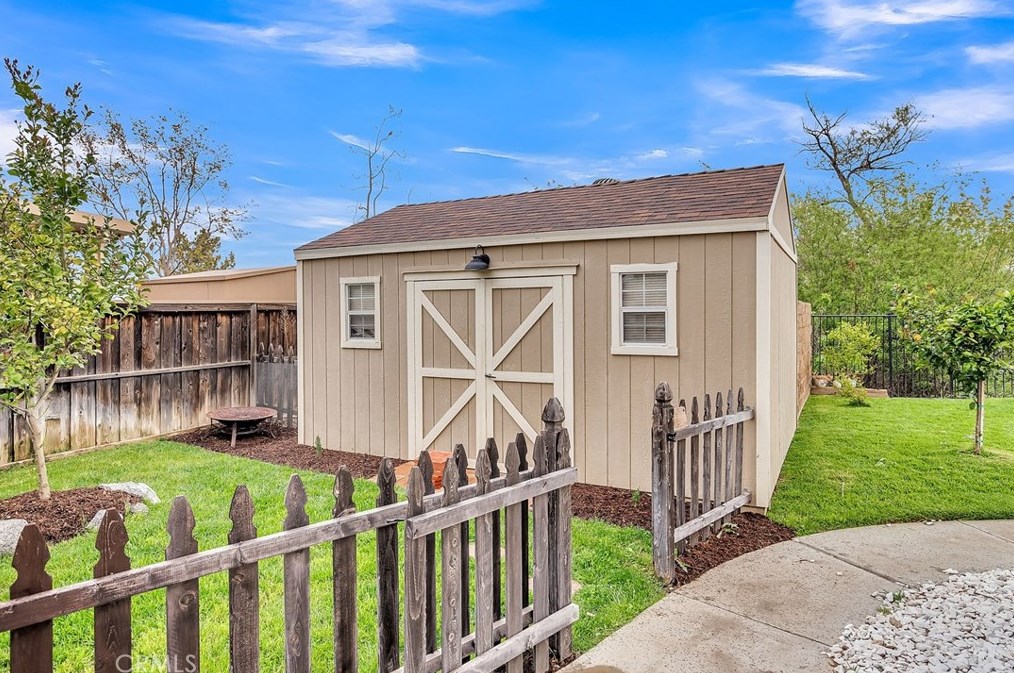 8424 Orchard Park Dr, Riverside CA  92508-2978 exterior