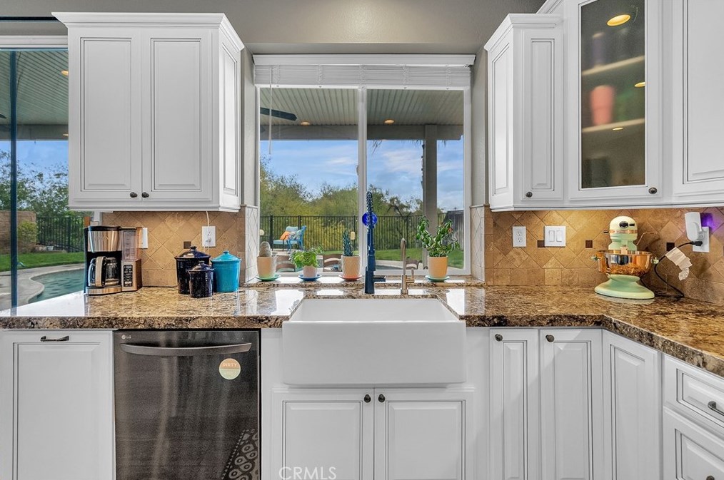 8424 Orchard Park Dr, Riverside CA  92508-2978 exterior