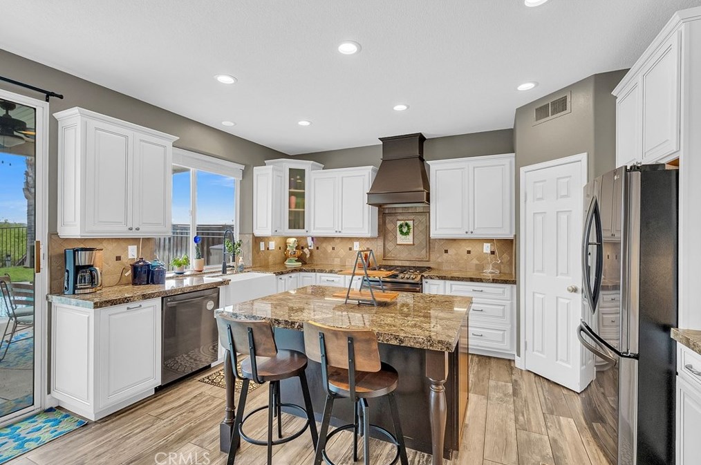 8424 Orchard Park Dr, Riverside CA  92508-2978 exterior
