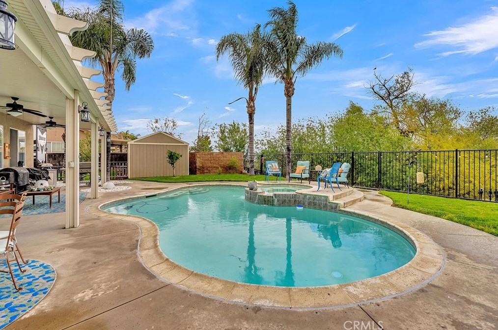 8424 Orchard Park Dr, Riverside CA  92508-2978 exterior