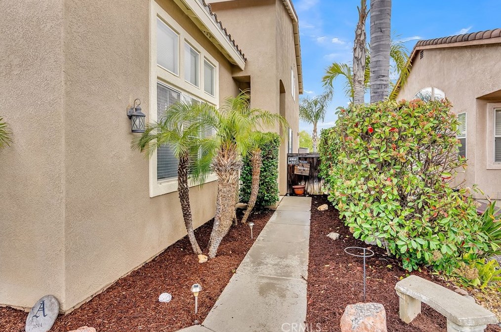 8424 Orchard Park Dr, Riverside CA  92508-2978 exterior