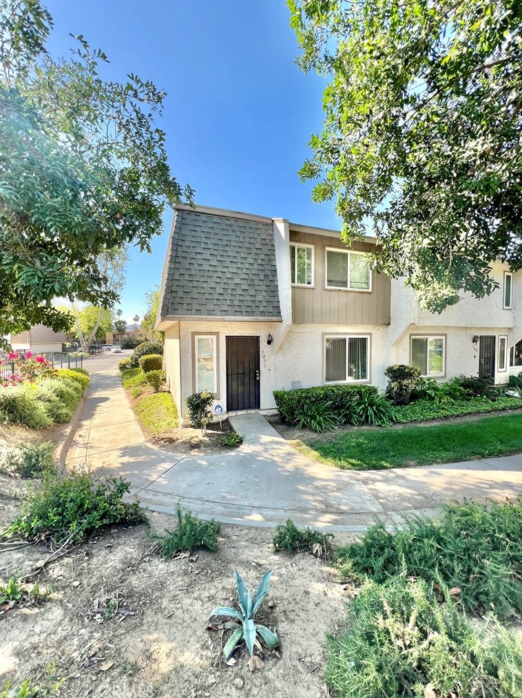 1071 Clark St, Riverside, CA 92501-1456