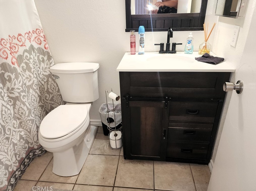 6153 Darcee Dr, Riverside CA  92509-6273 exterior