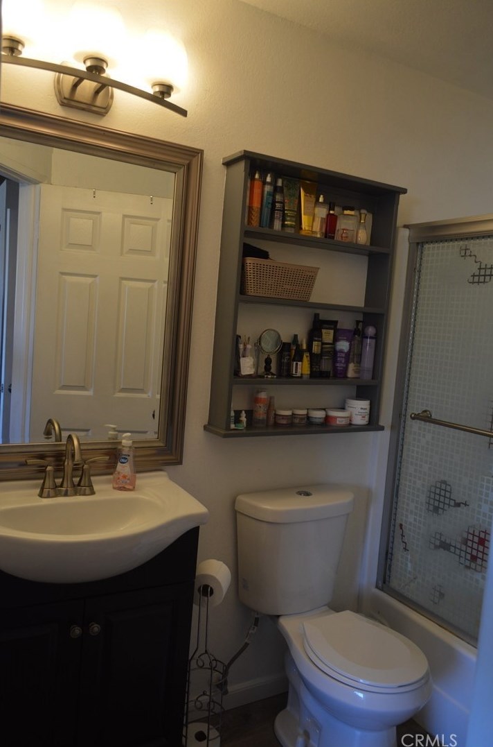 6153 Darcee Dr, Riverside CA  92509-6273 exterior