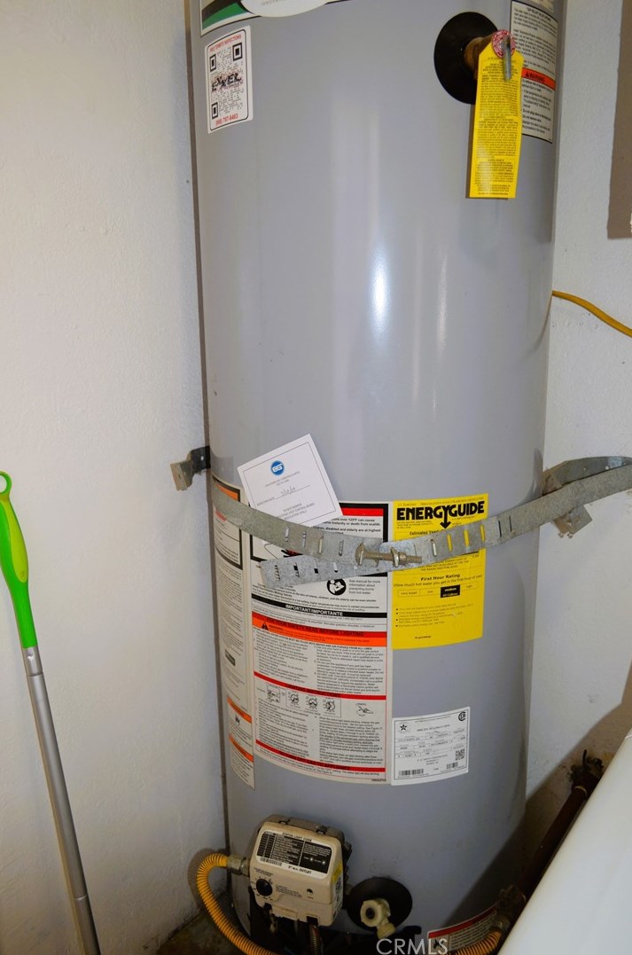 6153 Darcee Dr, Riverside CA  92509-6273 exterior