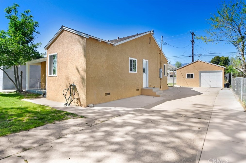 1558 W 20th St, San Bernardino, CA 92411