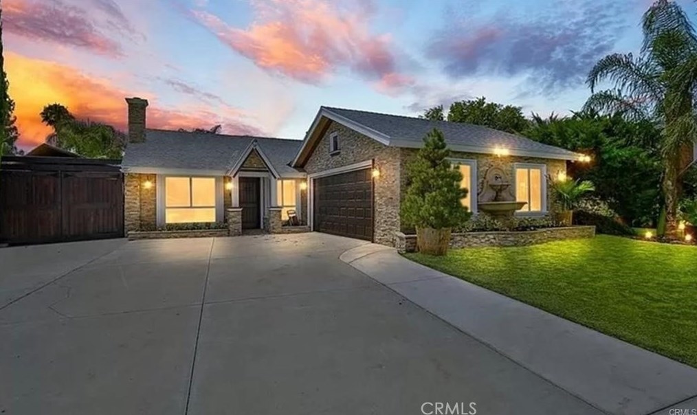 11118 Cameron Dr, Riverside CA  92505-3406 exterior