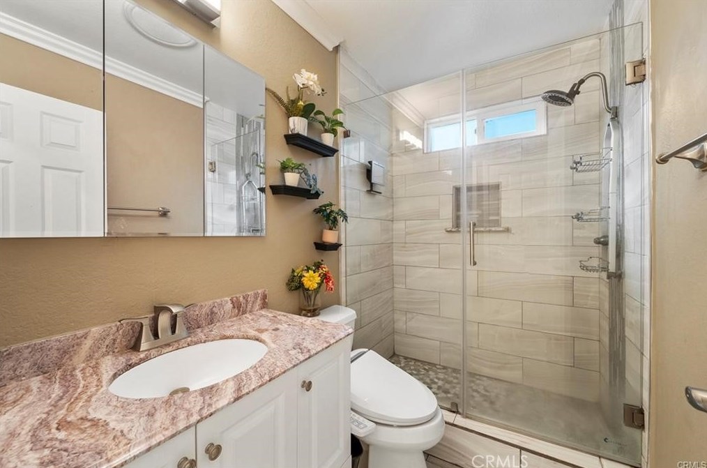 11118 Cameron Dr, Riverside CA  92505-3406 exterior