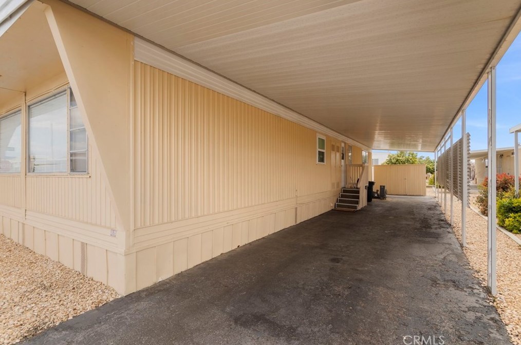 2205 Acacia Ave, Hemet CA  92545-3782 exterior