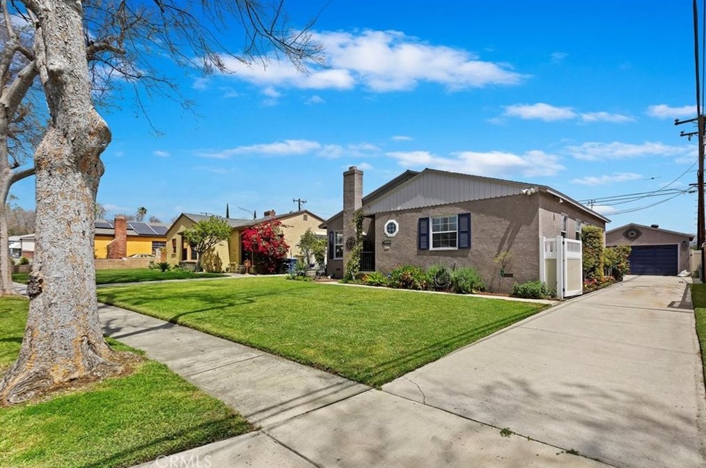1747 Valencia Ave, San Bernardino, CA 92404-4925