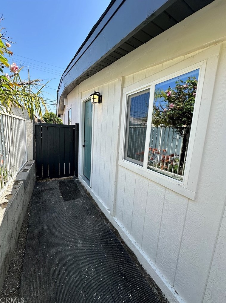 1885 Denison St, Pomona CA  91766-1024 exterior