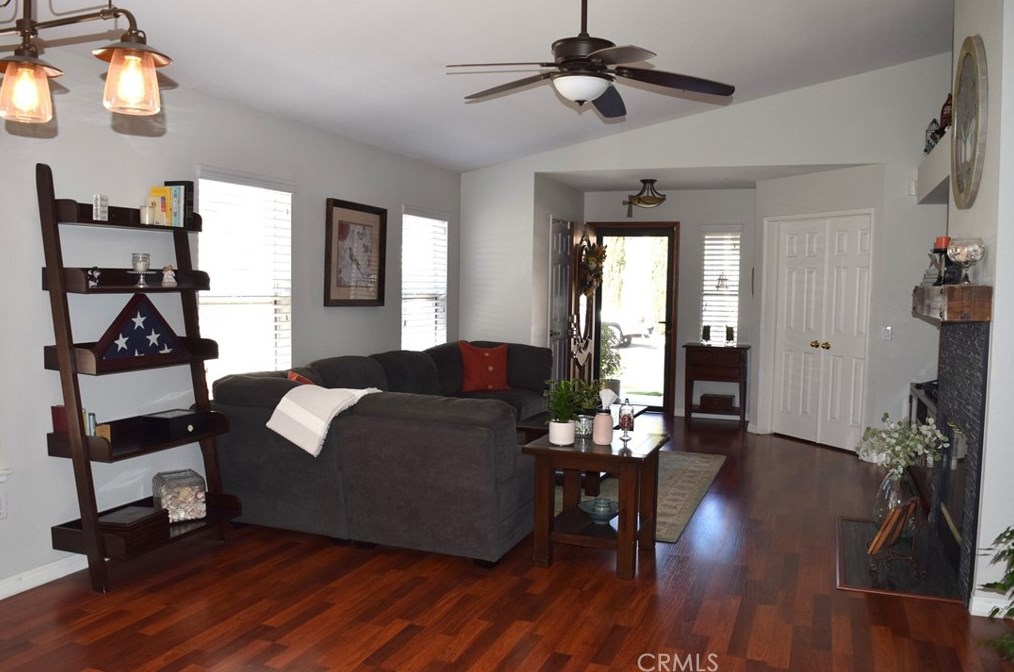 163 Cape Elizabeth Way, Riverside CA  92506-6180 exterior