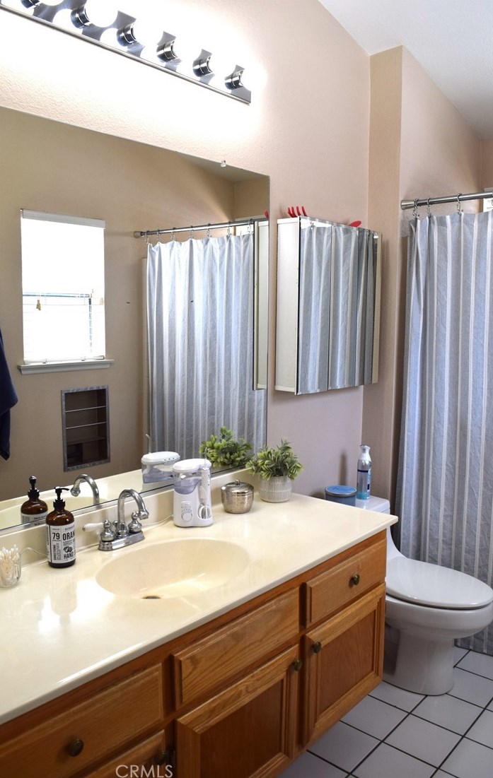 163 Cape Elizabeth Way, Riverside CA  92506-6180 exterior