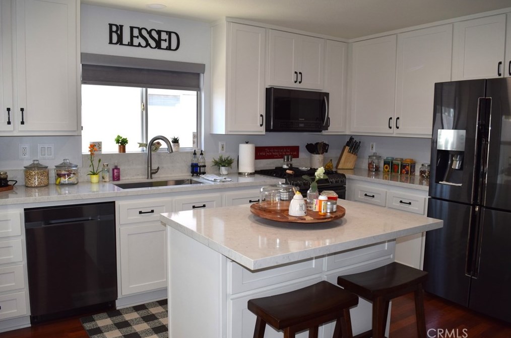 163 Cape Elizabeth Way, Riverside CA  92506-6180 exterior