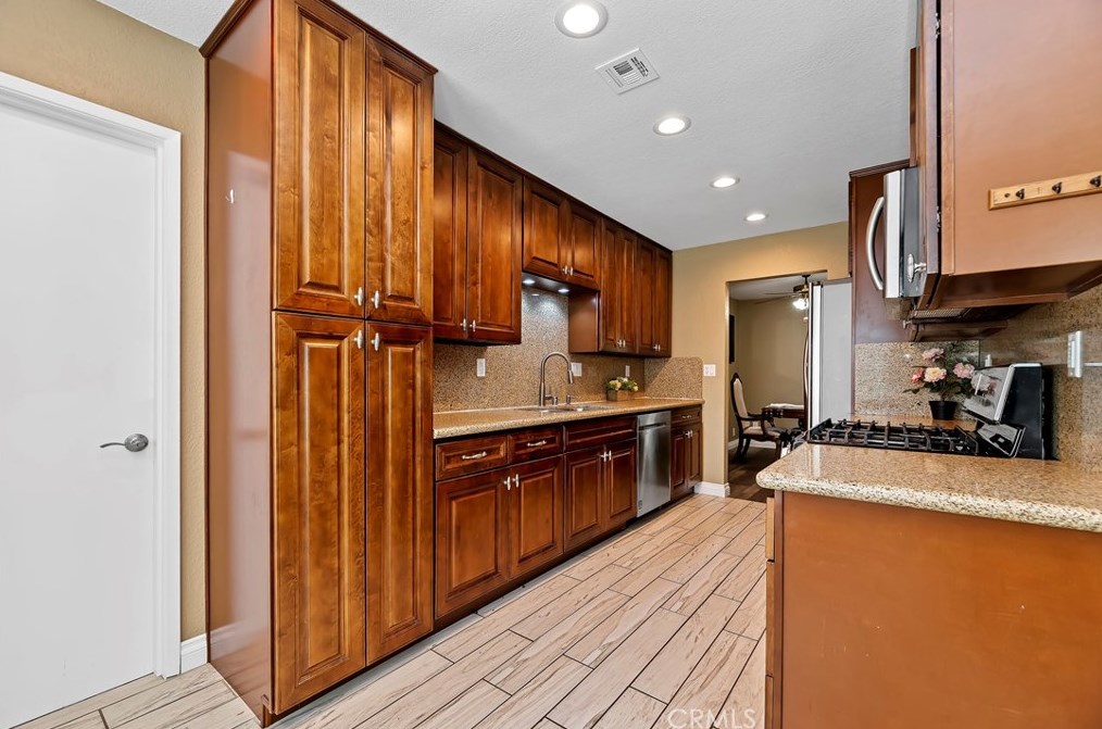 25671 Beeja Ct, Moreno Valley CA  92553-6846 exterior