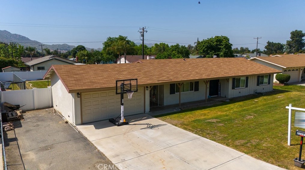 28889 Stevens Ave, Moreno Valley, CA 92555-8258