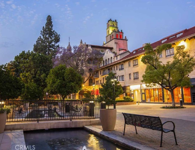 1747 Parkplace Ln, Riverside, CA 92501-4328