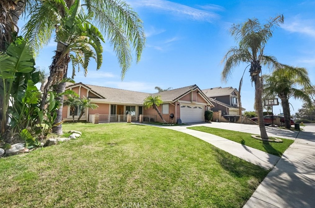 25653 Palm Shadows Dr, Moreno Valley, CA 92557