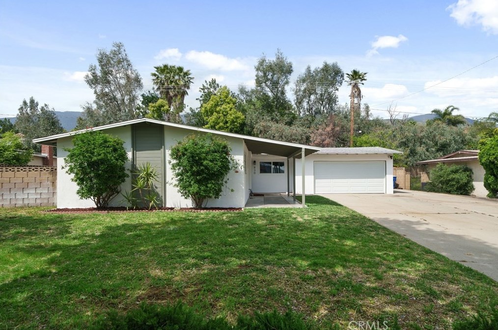 830 Sequoia St, San Bernardino, CA 92407