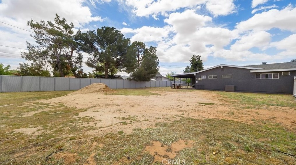 13095 Skiomah Rd, Apple Valley CA  92308-6321 exterior