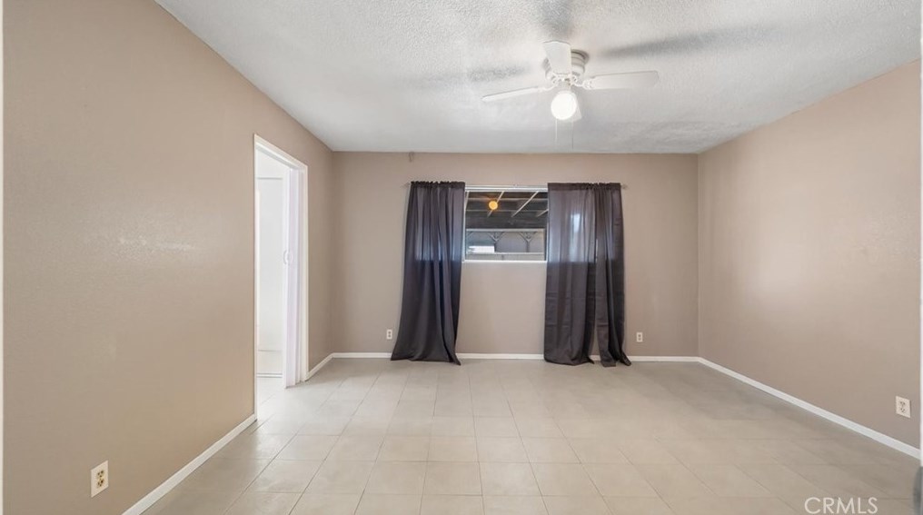 13095 Skiomah Rd, Apple Valley CA  92308-6321 exterior