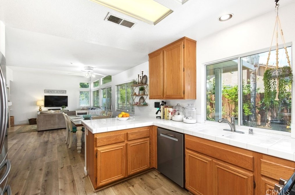 1502 Prestwick Dr, Riverside CA  92507-8447 exterior